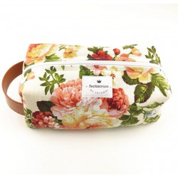 Neceser maquillaje mujer rosas blancas